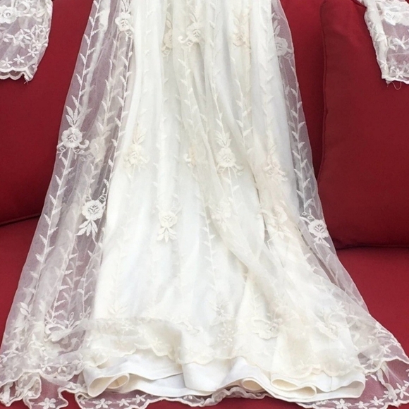 Zara Boho Lace Embroidery Maxi Dress
NWOT SMALL - Picture 4 of 7